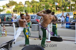 Figures de Capoeira sur le Vieux Port de Pornic - auteur : Hugo de Retz