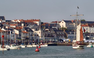 Le Port de Pornic, un jour de Fte de la Mer - auteur : Poissonneries Bacconnais