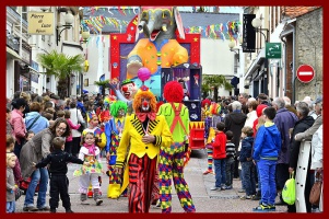Carnaval de Pornic côté rue du Maréchal Foch - auteur : Hugo de Retz