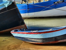 PORNIC : chouage de vieux bateaux 