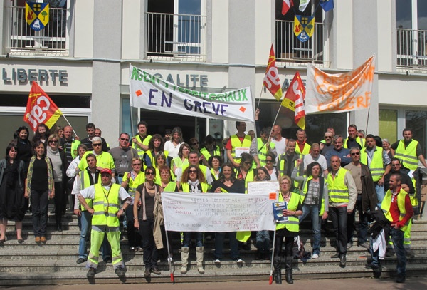 Pornic - 06/04/2012 - Saint Brevin : grève chez les agents territoriaux de la municipalité