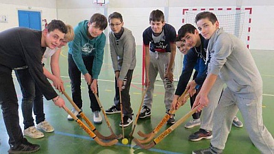 Pornic - 18/02/2015 - Pornic : une nouvelle activité pour les jeunes, le rink hockey 